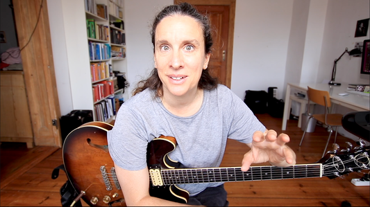 cool minor pentatonik pattern with quartal harmony chords